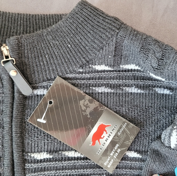 Sweater - Picture 5 of 6